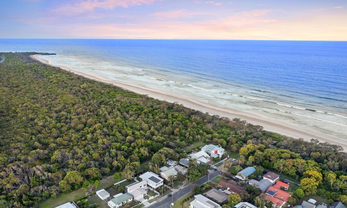 Pottsville House | Pangkarra -stunning Family Beach House - Sleeps 8