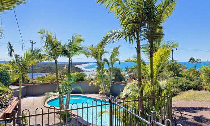 Bonny Hills House | Panorama Beach House - executive home