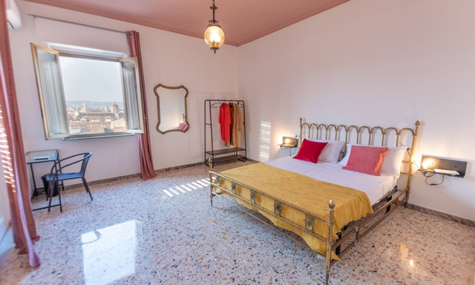 Old Town Apartment | Panoramic 3-Bed Apartment in Catania city