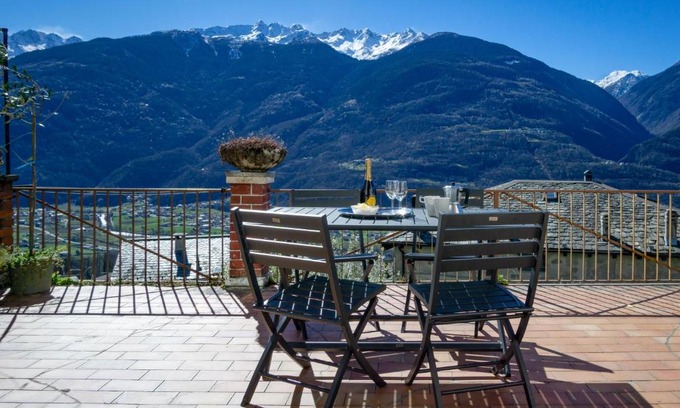 Poggiridenti Apartment | Panoramic Apartment Italian Alps Valtellina near Sondrio, Tirano