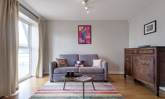 Docklands Apartment | Panoramic Docklands Home