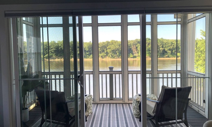 Ottawa House | Panoramic riverfront view/King bed/5 min off I-80/Nature trails/Clean and Quiet!