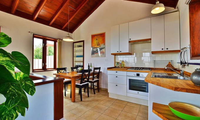 Tabayesco Villa | Panoramic view over the bay of Arrieta, private garden, 1 Km from beach