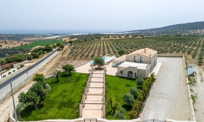 Ragusa Villa | Panoramic villa for 22 guests:large garden, infinity pool and spacious veranda