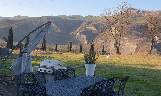 Borgo Tossignano Bed & Breakfast | Panoramic Vistas, Contemporary living & Winelands - 15 minutes from Imola