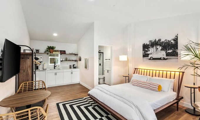 Chandler Apartment | Paokalani Studio suite.hōʻoluʻolu