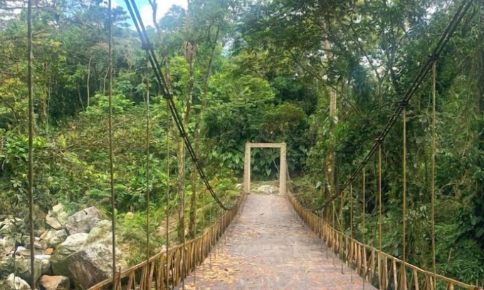 Acacias Villa | Paraíso en la montaña con cascadas y lago de pesca