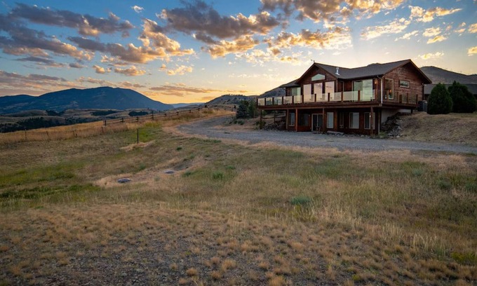 Emigrant House | Paradise 101 | 4 Bed, 3 Bath