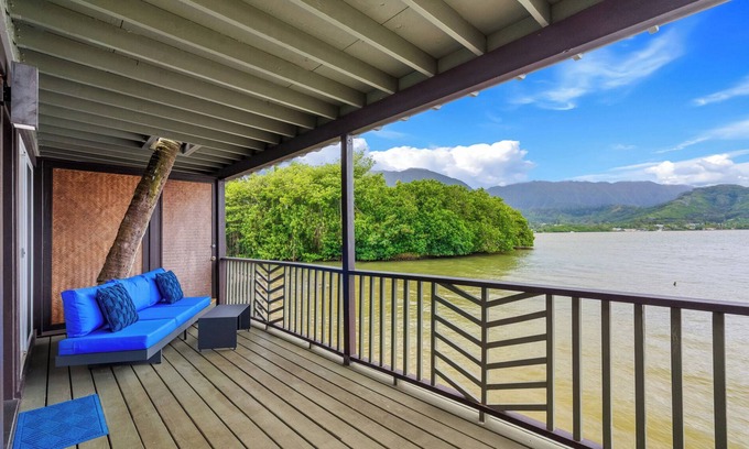 Kahalu u Hotel | Paradise Bay Resort