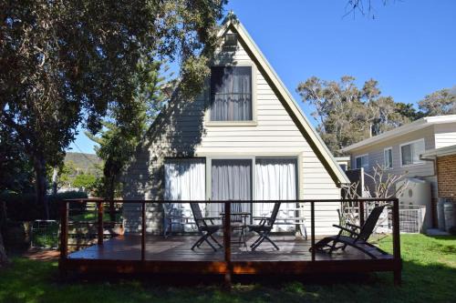 Hat Head House | Paradise Corner - Bring your own linen.