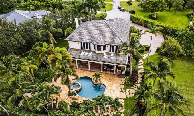 Wellington House | Paradise in Wellington; Luxury Elegant Pool home