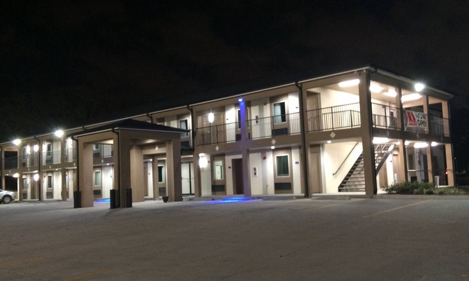 Baton Rouge Hotel | Paradise Inn & Suites