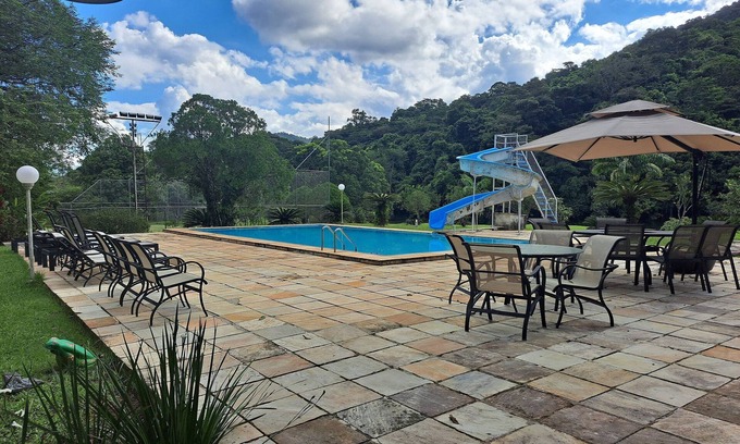 Caneca Fina House | Paradise Site Barbecue Swimming pool Fish pond