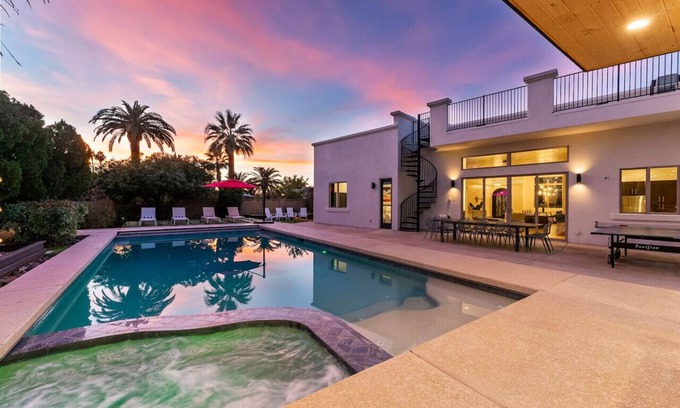 Paradise Valley Village House | Paradise Villa: Modern Luxe Home