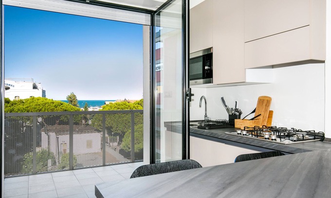 Marina Centro Apartment | Parco del Mare house on the seafront promenade of the Rimini Riviera