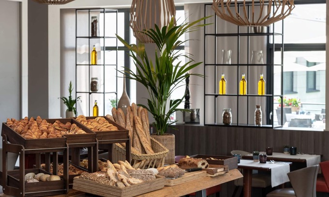 Roissy-en-France Hotel | Paris Marriott Charles de Gaulle Airport Hotel