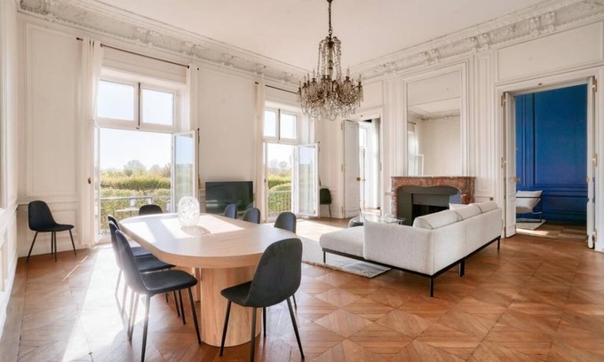 Quartier de la Place-Vendome Apartment | Paris ❤️Stunning View❤️ Tuileries Garden and Louvre Apt ❤️4/5 Bdr 8/10P