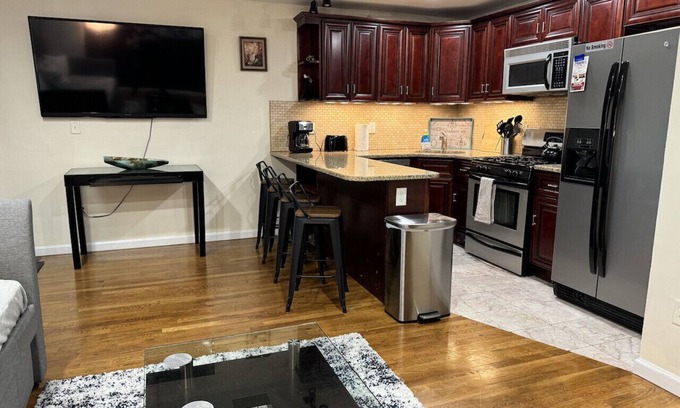 Union City Apartment | Park View Corporate - Two Unit Combination - 15 Mins to NYC