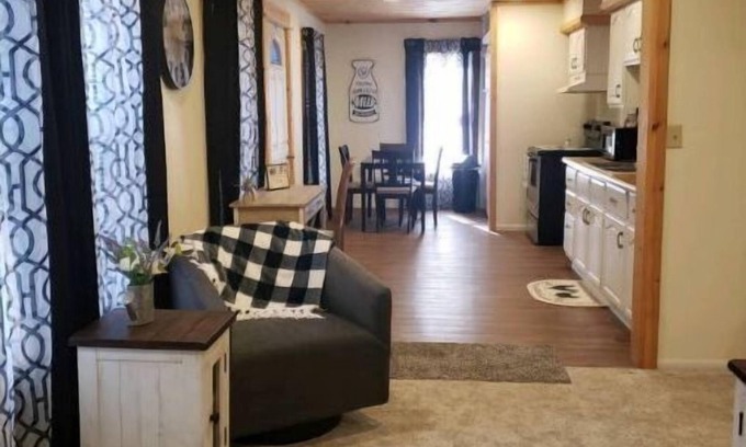 Casey House | Park View Place 4 Blocks From the World's Biggest