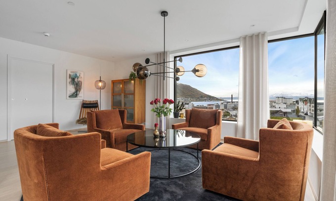 Tromso Apartment | Parkgata 15 Luxury Apartment, 2 bad rooms, 2 bathroom, parking Downtown Tromso