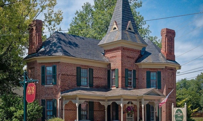 St. Michaels Bed & Breakfast | Parsonage Inn