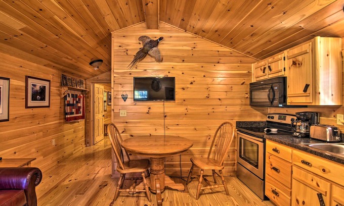 St George Cottage | Parsons Cabin w/Fire Pit & River Access!