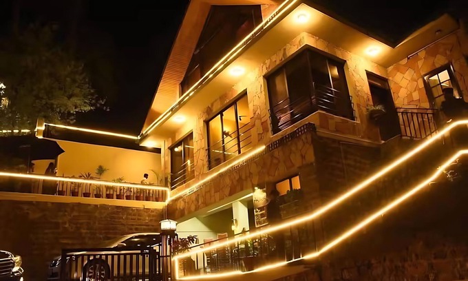 Murree Hotel | Pasha Nova