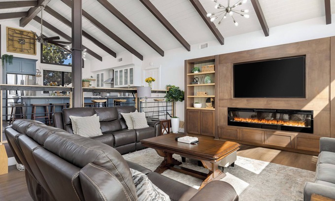 Paso Robles House | Paso Vista Bella by AvantStay | Luxe Group Escape w/Wine Country Views