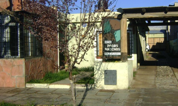 Eugenio Bustos Bed & Breakfast | Pasos Andinos B&B