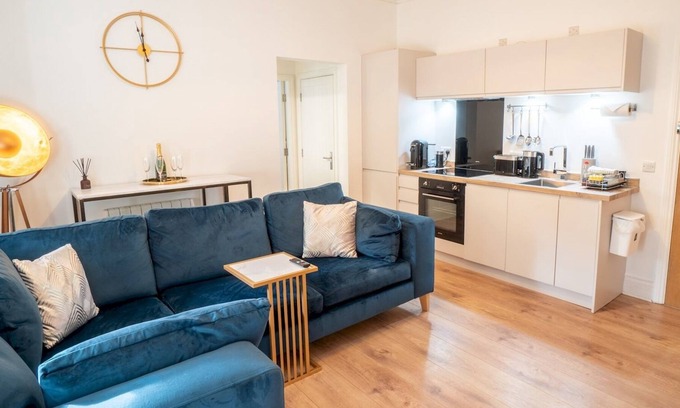 West Bridgford Apartment | Pass the Keys | Centrally located stunning 2 Bedroom Flat