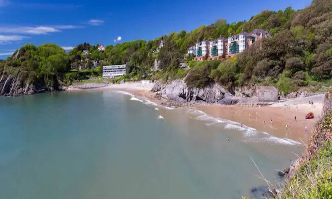 Mumbles House | Pass the Keys | Central Modern Mumbles Cottage