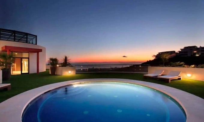 Marbella Apartment | Pass the Keys | Espectacular Penthouse con jacuzzi privado