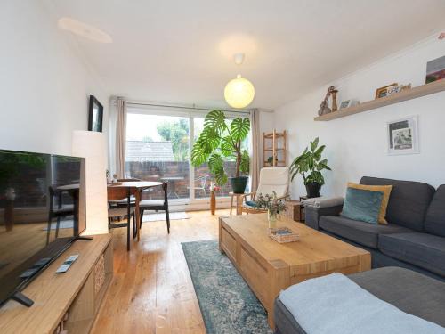 Hillrise Apartment | Pass the Keys Homely maisonette in Crouch hill North London