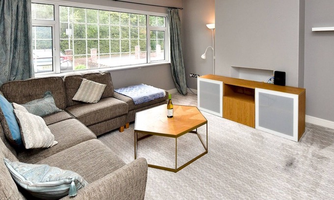 Heath Other | Pass the Keys | Lovely 3 bedroom home with off street parking
