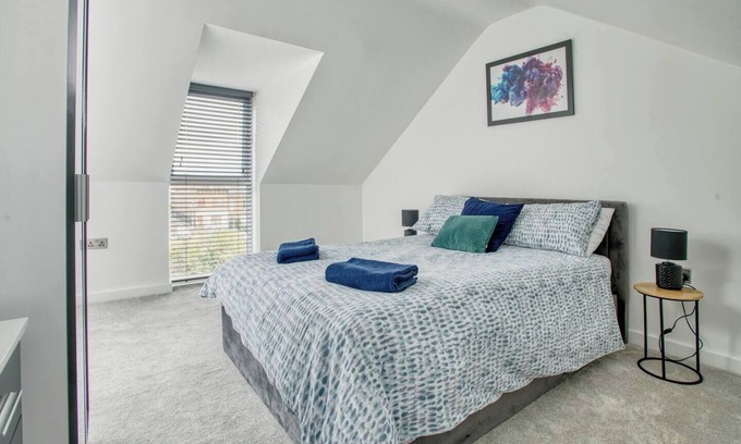 Lincoln House | Pass the Keys | Motherby 6 · Town House with Free Parking