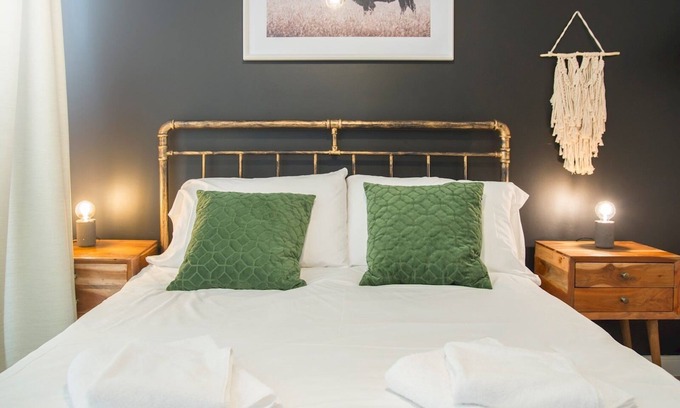 Cardiff City Centre Apartment | Pass the Keys | New modern Apt in the City & close to Stadiums