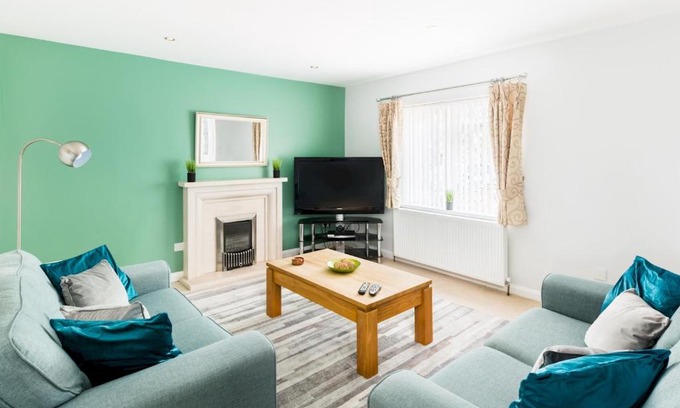 Leamington Spa House | Pass the Keys Self Contained 2 Bed with Parking Leamington Spa