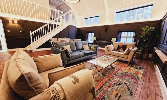 Shrewsbury Apartment | Pass the Keys | Unique town centre apartment with vaulted ceiling