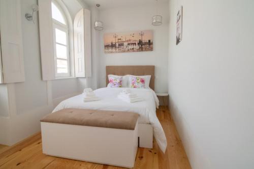 Viana do Castelo Apartment | Passeio da Avenida - Central Avenue Apartment with Elevator