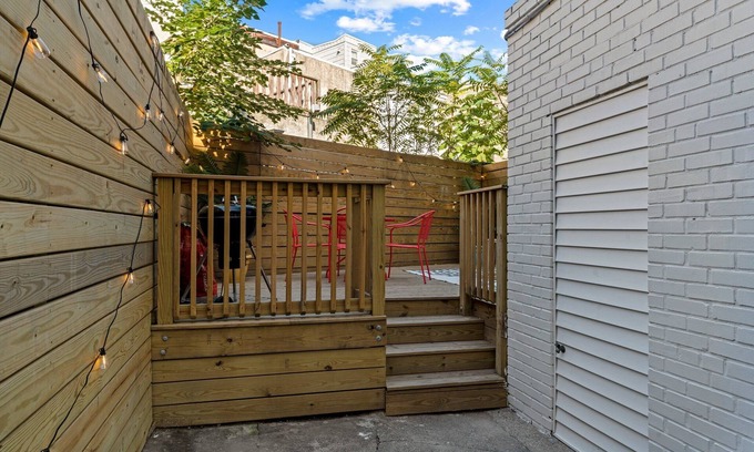 Passyunk Square Apartment | Passyunk Square Spacious 1BR - Huge Deck