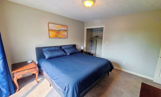 Lexington Apartment | Patio, Balcony, Close to Mall, and Pet Friendly 2-Bedroom