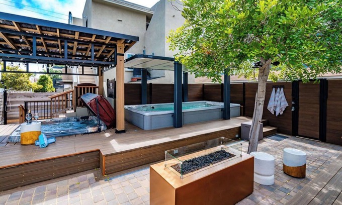 North Pacific Beach House | PB Compound Getaway, Steps to Surf and Sand