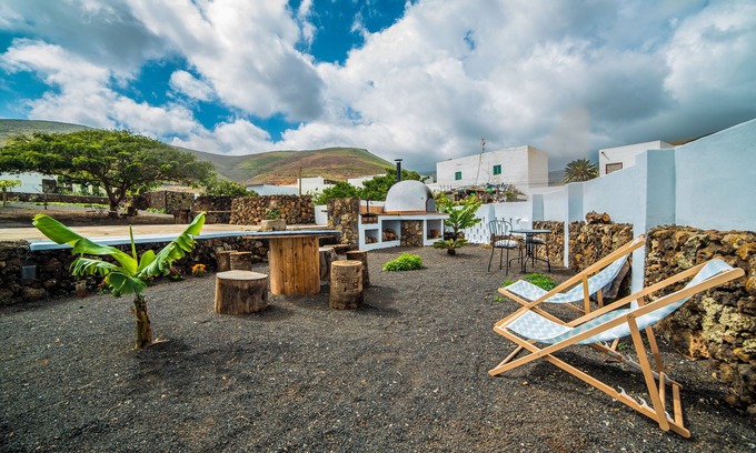 Tabayesco House | Peace in the countryside 1 km from the beach, magnificent views, bbq and free wifi