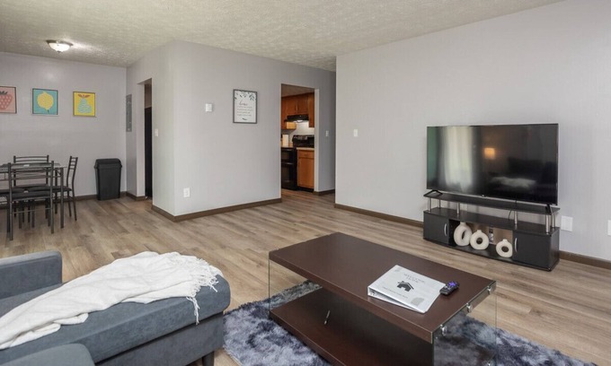 West Carrollton Apartment | Peaceful 2-Bedroom Near Dayton