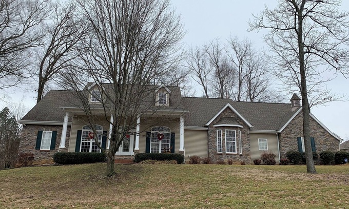 Maryville House | Peaceful 4/2 Hydrangea Hideaway
