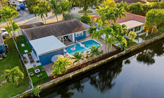 Fort Lauderdale House | Peaceful 5BR -Waterway Views & Private Heated Pool
