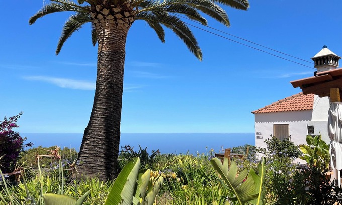 Puntagorda Apartment | Peaceful Atlantic sea views Fibre WiFi, Air con, Heating walk to farmers' market