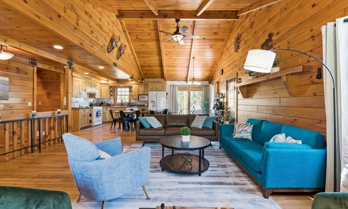 Guild Cabin | Peaceful cabin w/patio-firepit near lake Sunapee