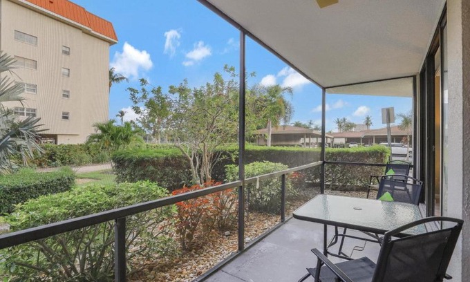Marco Island House | Peaceful condo with pool and steps to Tigertail Beach