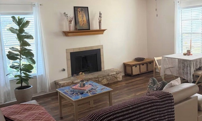 North San Antonio - SAT House | Peaceful cottage near parks and nature trails in San Antonio